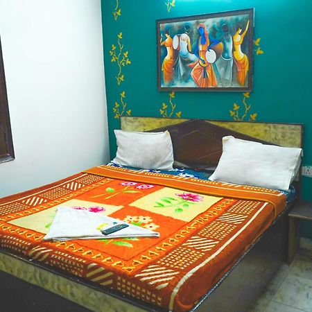 Hotel Bliss Bourn - Lajpat Nagar Nueva Delhi Exterior foto