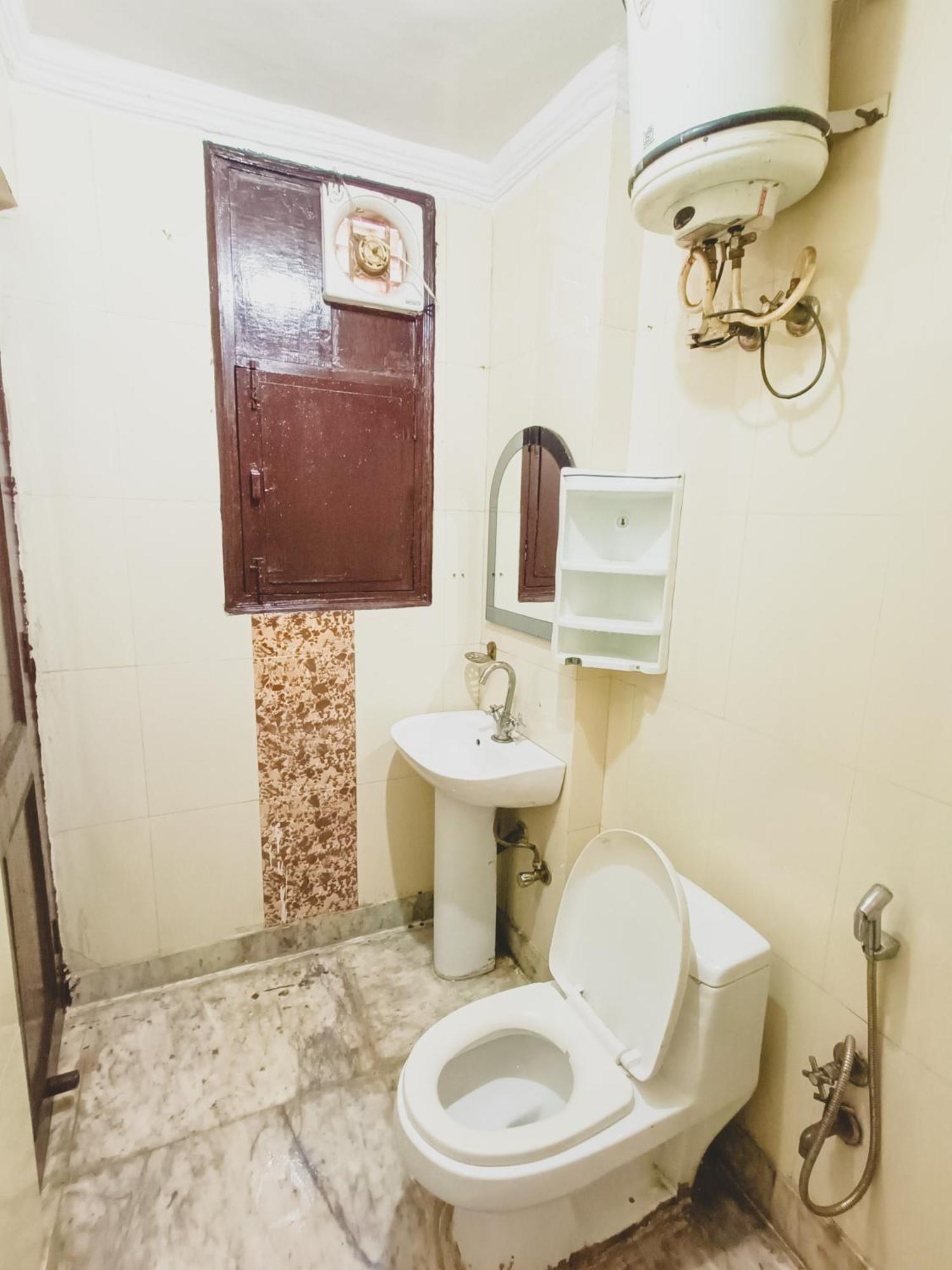 Hotel Bliss Bourn - Lajpat Nagar Nueva Delhi Exterior foto